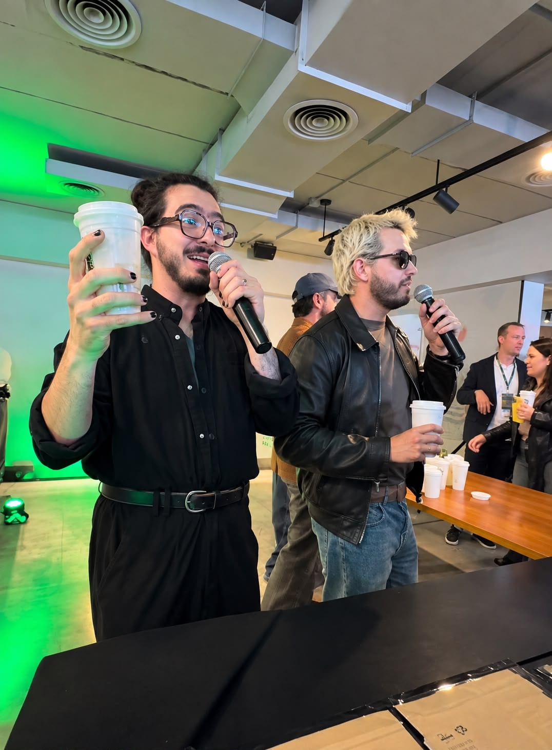 Morat + Starbucks — Artista internacional